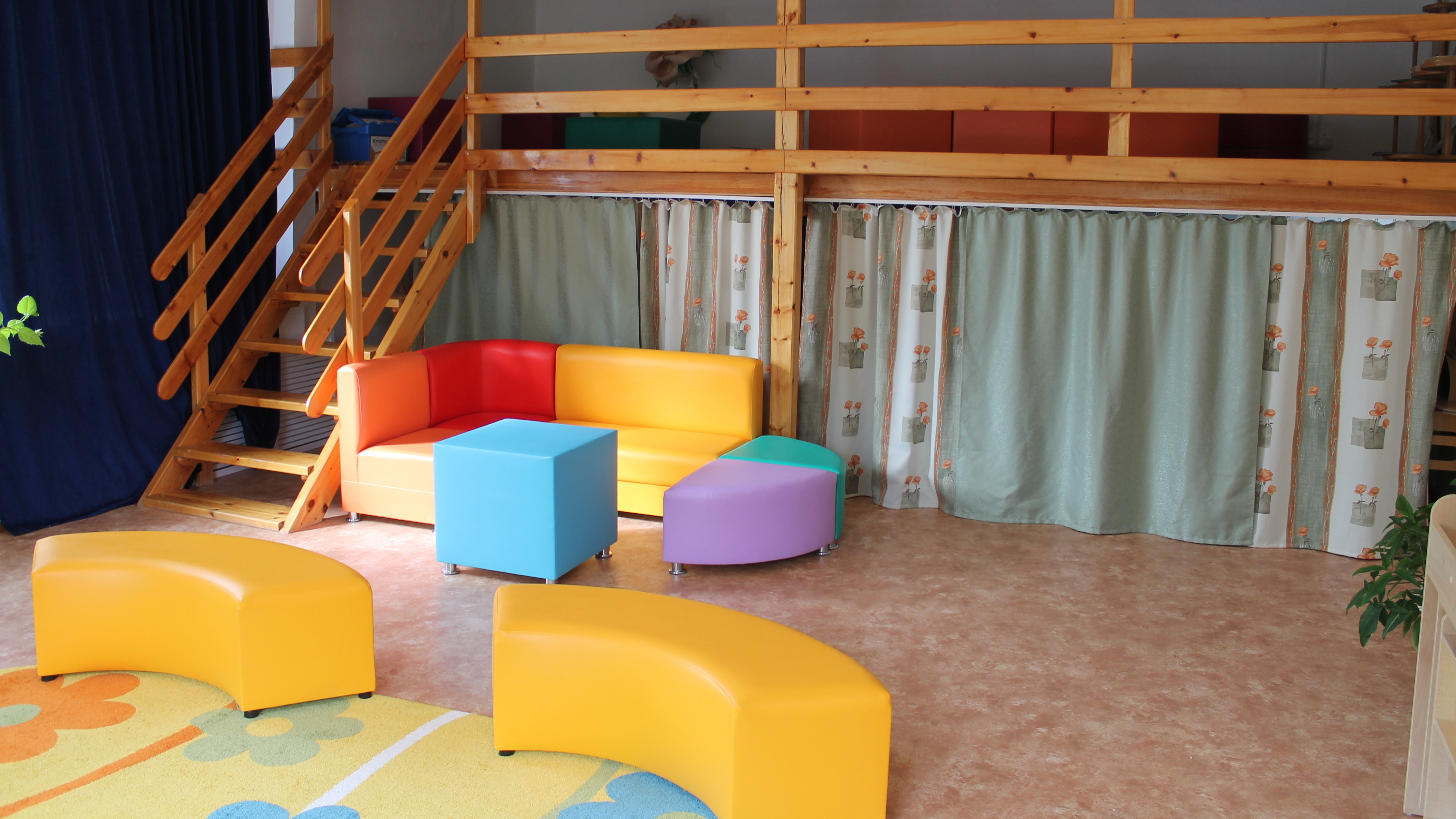 Балконная комната